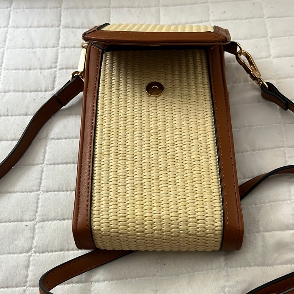 🦀Perfect Summer Bag—3 Compartment Woven Body w/Brown Vegan Leather Trim - Picture 2 of 9